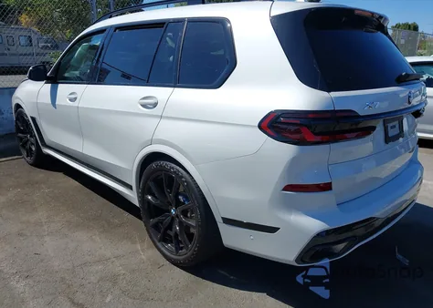 2024 BMW X7 xDrive40I z USA, uszkodzony, nr VIN 5UX23EM06R9U25642